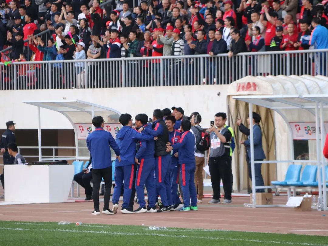关于西甲“天王”闪耀全场，精彩进球和关键扑救赢得掌声的信息