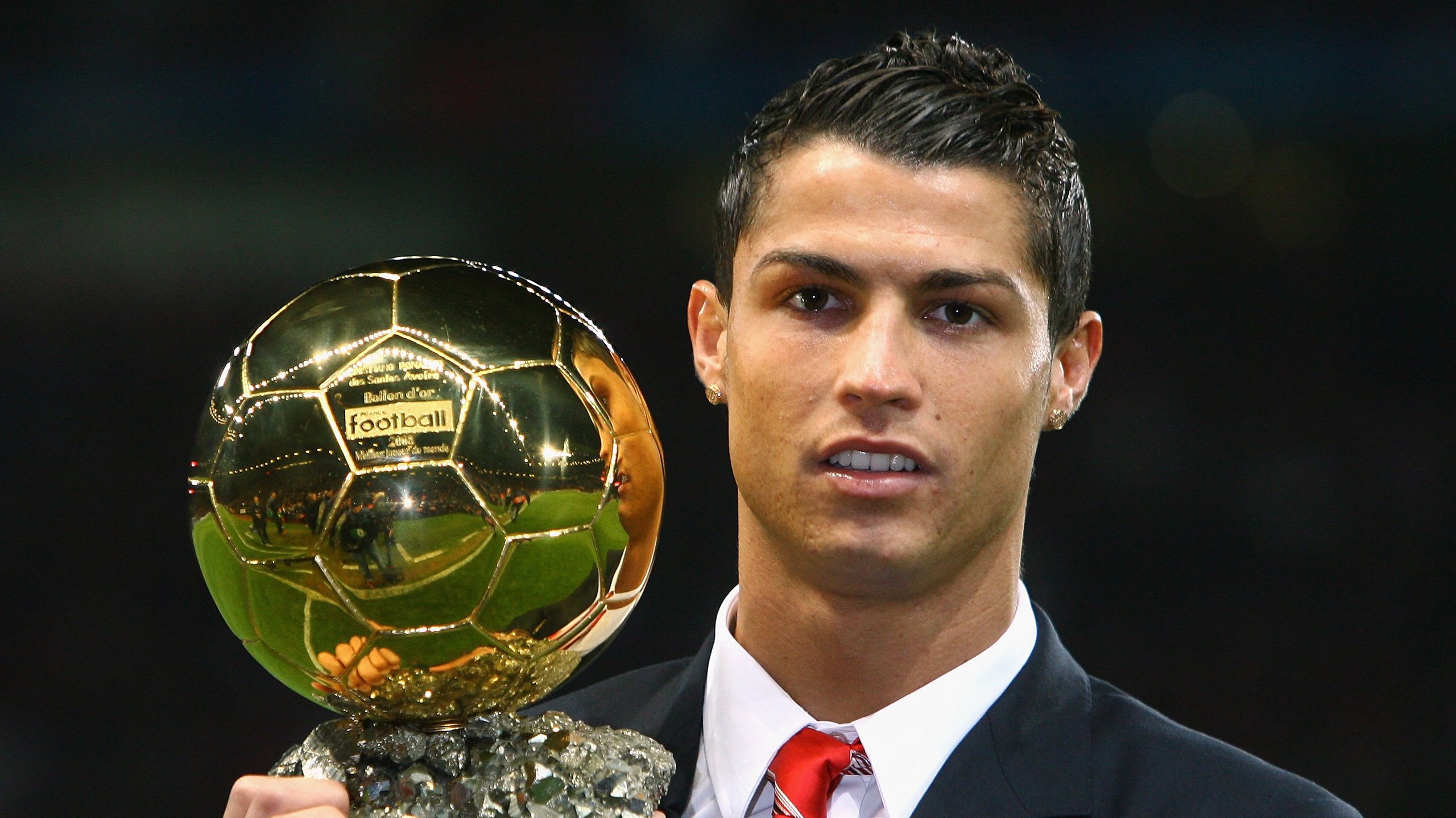 《技术革新：AI助阵推动电竞比赛提升体验》，技术革新项目及获奖情况